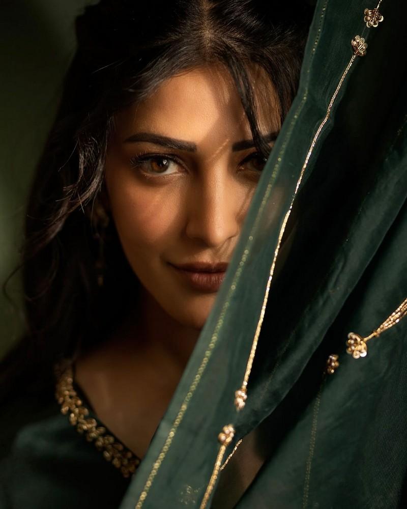 Shruti Haasan 7