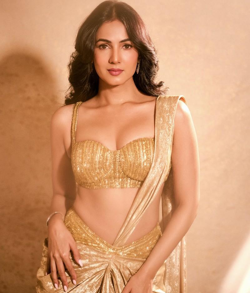 Sonal Chauhan 9