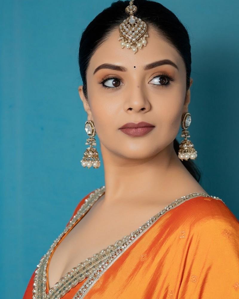 Sreemukhi 2