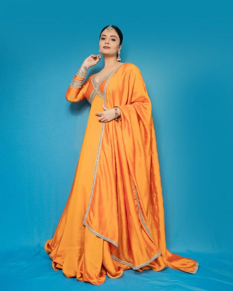 Sreemukhi 4