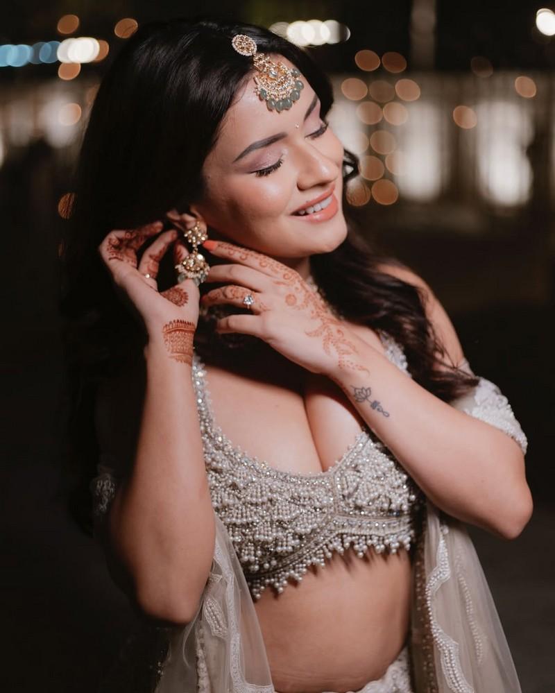 Avneet Kaur 4