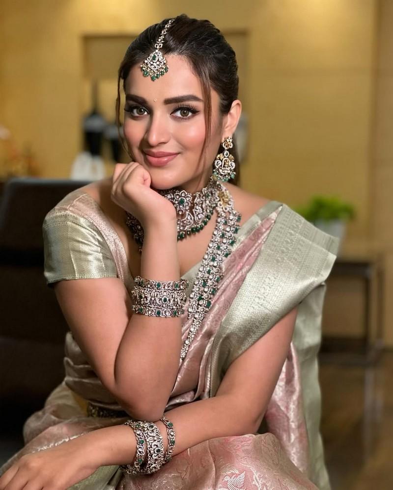 Nidhhi Agerwal 7