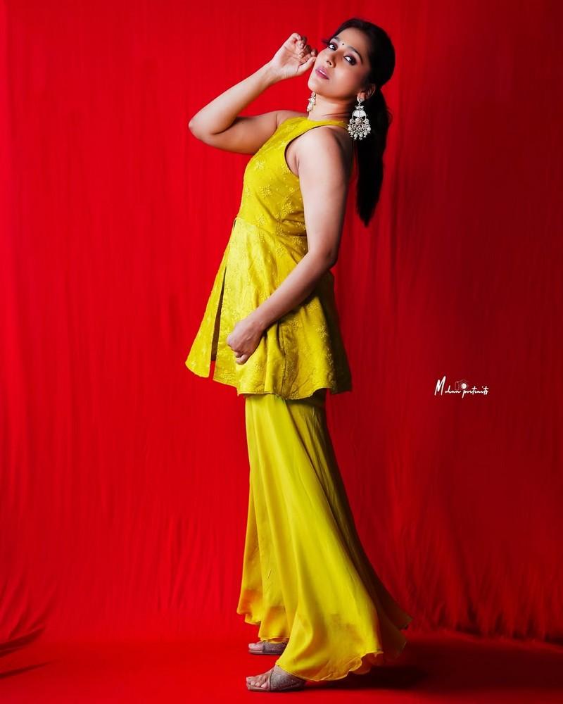 Rashmi Gautam 8