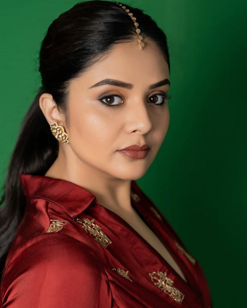 Sreemukhi 2