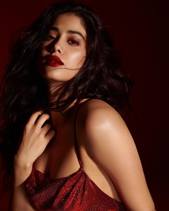 Janhvi Kapoor Looks Colourful In Shiny Red Dress