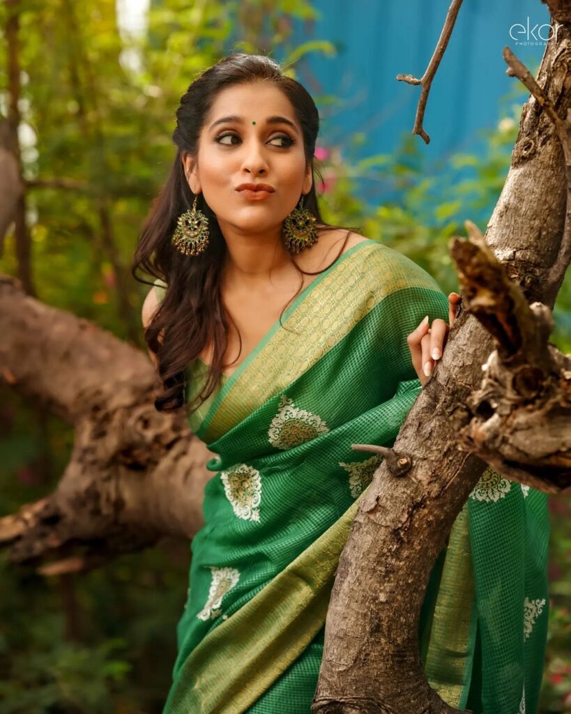 Rashmi Gautam Looking Aesome In Green Silk Saree | Telugu Rajyam Photos