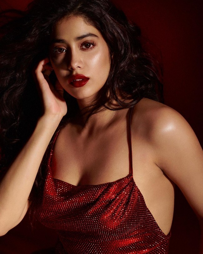 Janhvi Kapoor Hot Looks in Shiny Red Dress