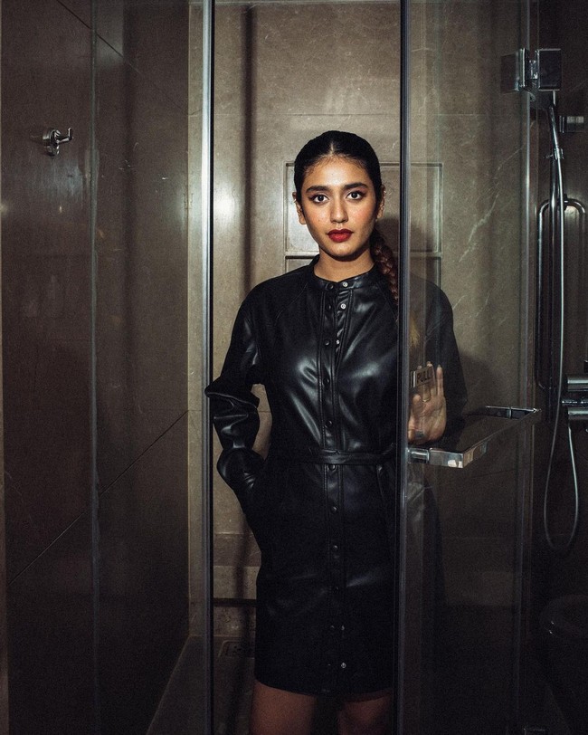 Priya Prakash Varrier Stunning Cliks in Shines Black Outfit