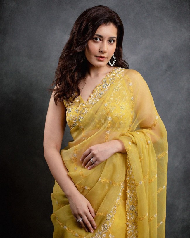Raashii Khanna Looking Fabulous in Yellow Saree