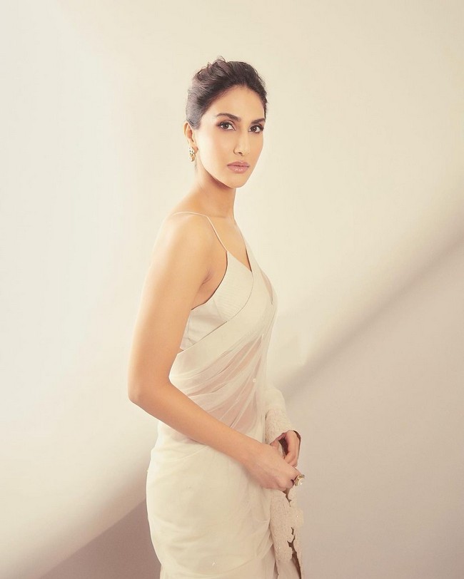Vaani Kapoor Looks Cute in White Saree