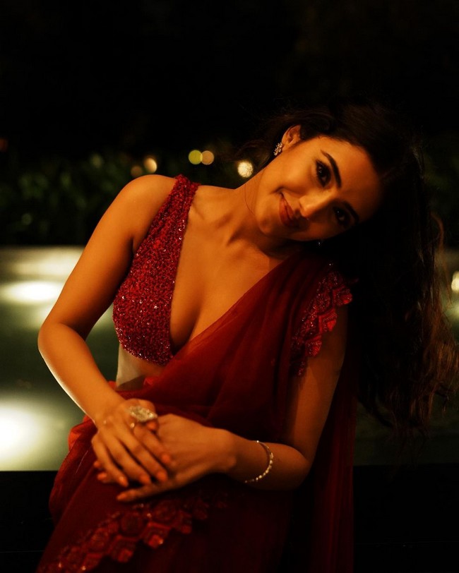 Malvika Sharma Looks Beautiful in Red Saree
