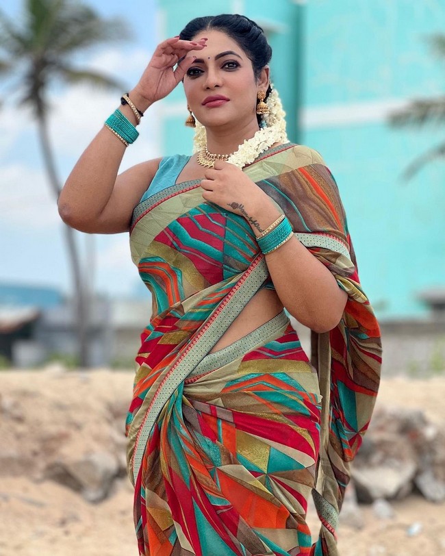 Reshma Pasupuleti Looking Pretty in Saree