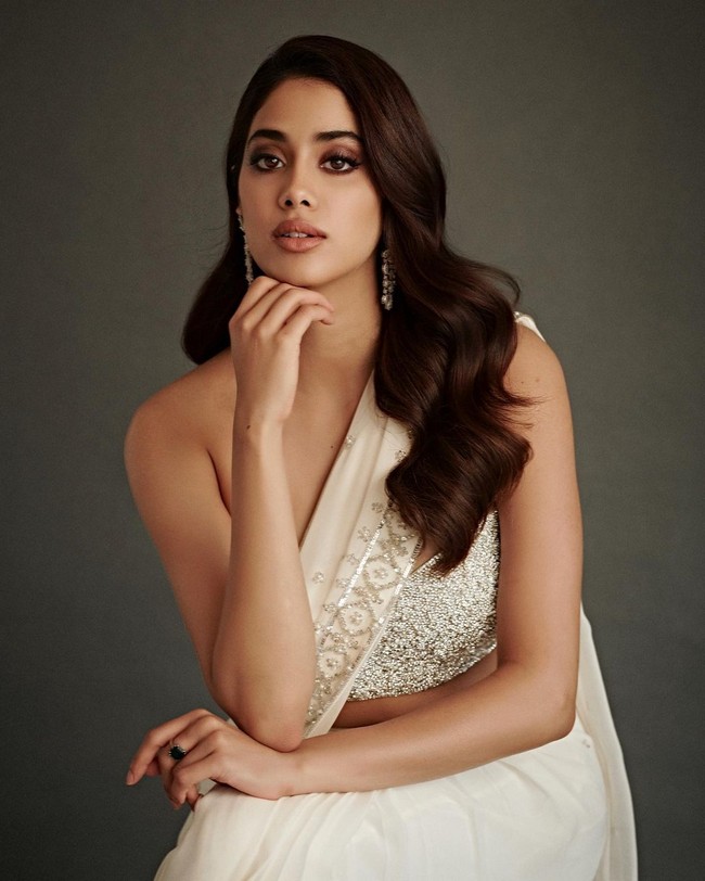 Janhvi Kapoor  Adorable Looks in White Saree