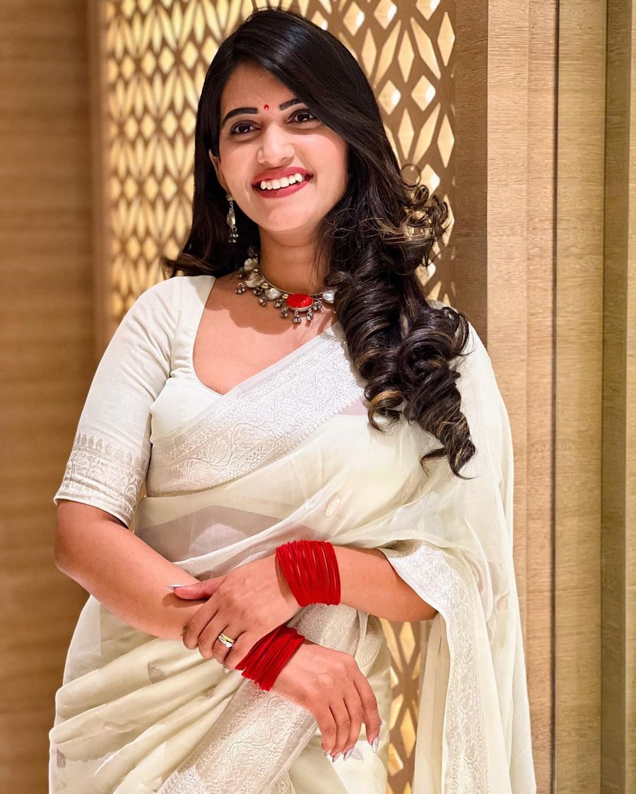Sravanthi Chokarapu Looks Pretty in White Saree
