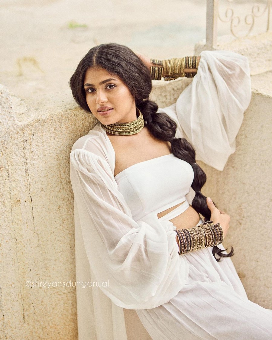 Faria Abdullah Amazing Looks in White Dress