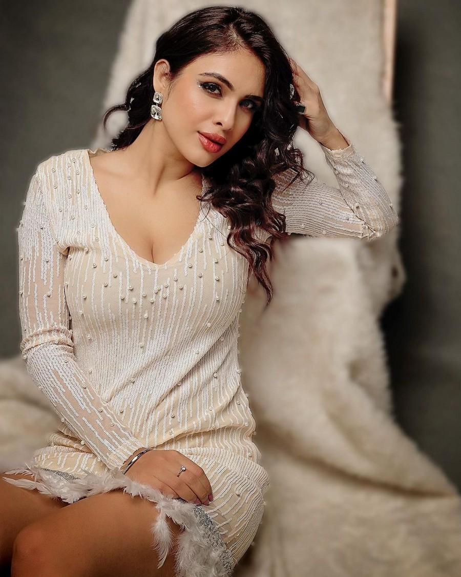 Glamorous Pics Of Nehhaa Malik in White Dress
