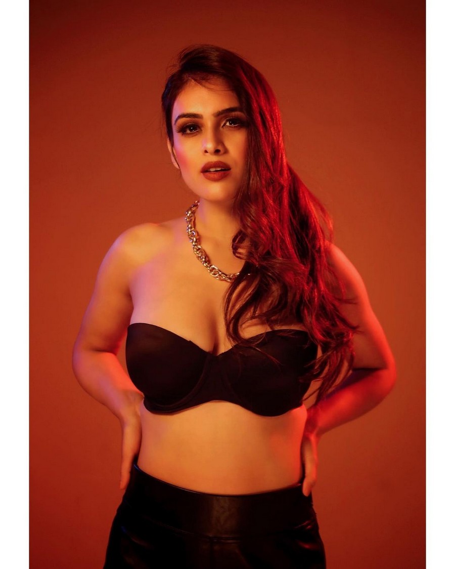 Nehhaa Malik Hottest Pics in Black Outfit