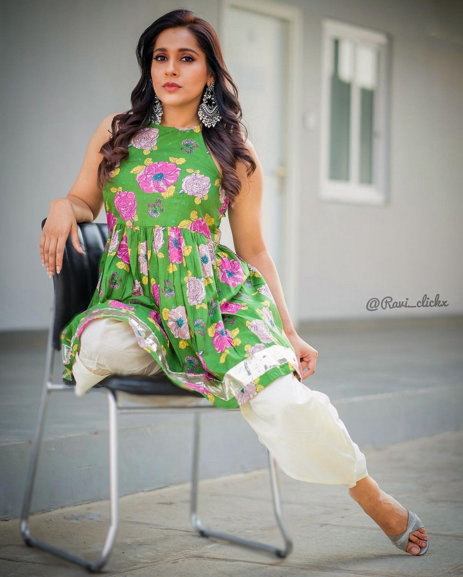 Rashmi Gautam Looking Beautiful in Green Outfit