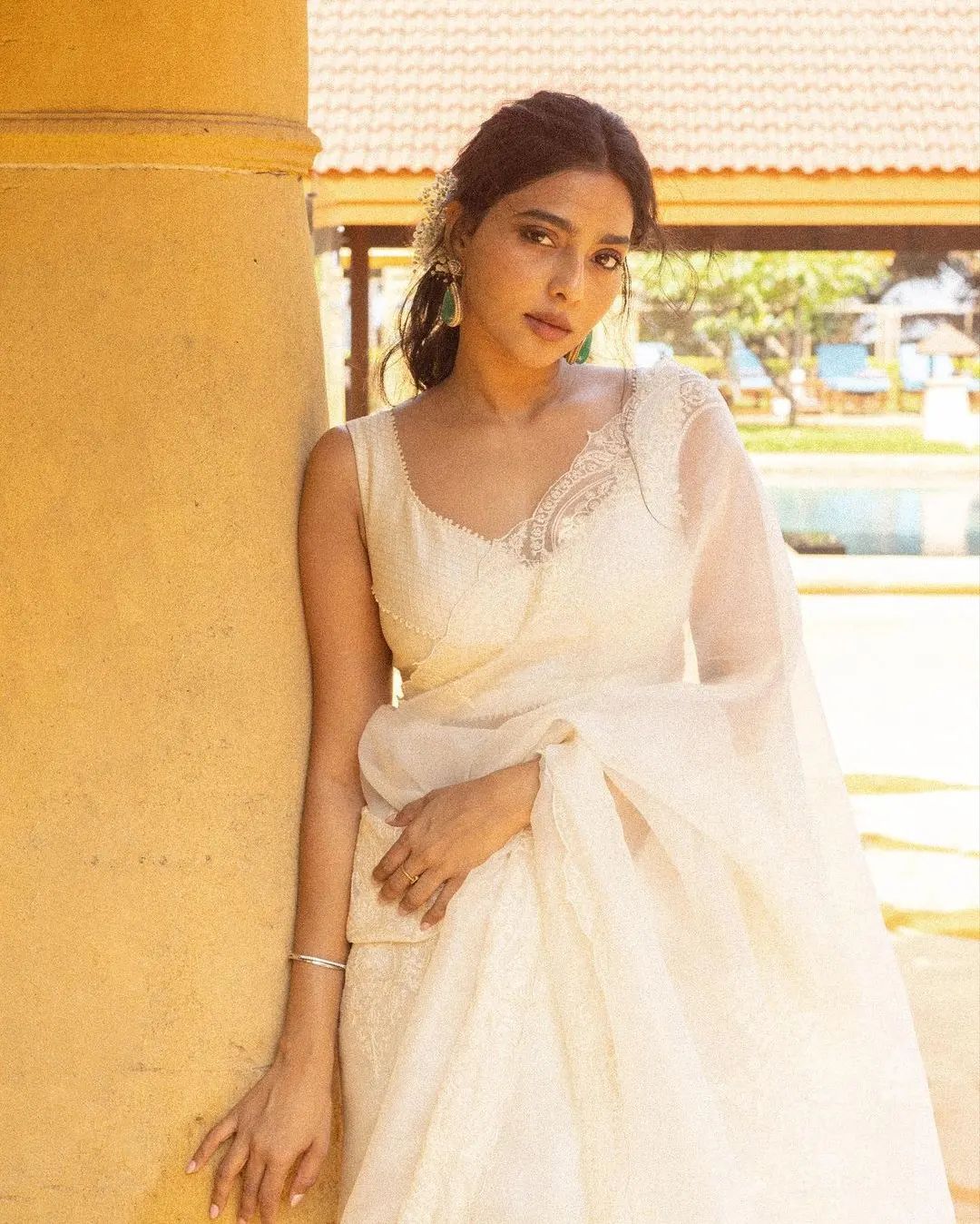 Aishwarya Lekshmi Looking Gorgeous in White Saree