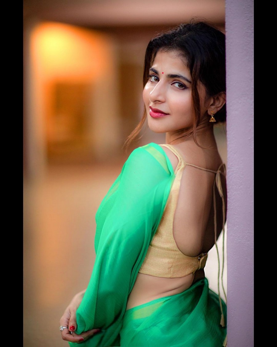 Iswarya Menon Looking Cute in Green Saree