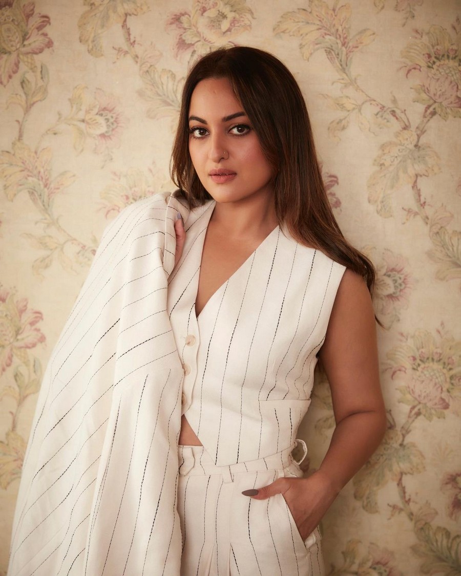Bolly Beauty Sonakshi Sinha Hottest Clicks In White Outfit Telugu