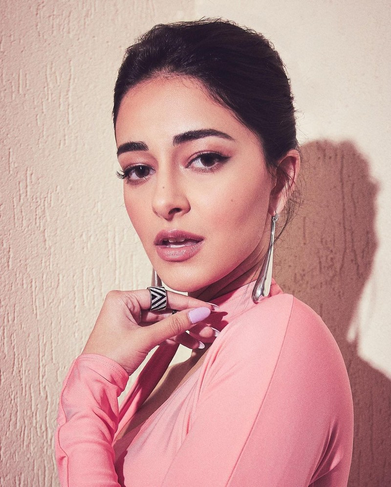 Ananya Pandey Fabulous Looks in Light Pink Outfit