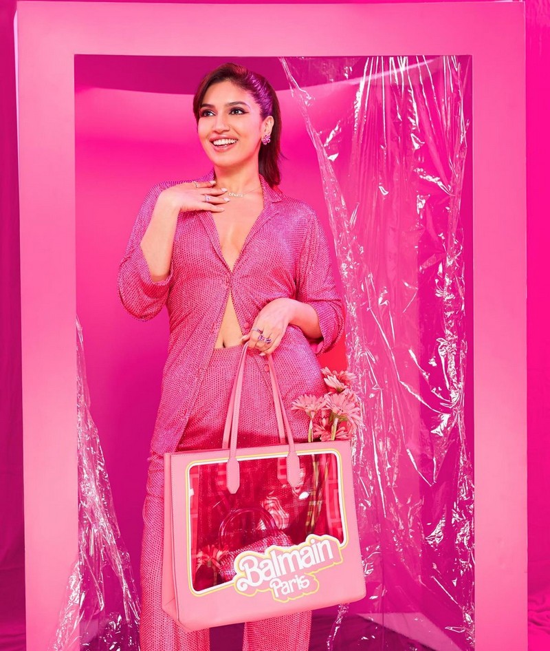 Glamorous Pics Of Bhumi Pednekar in Pink Outfit