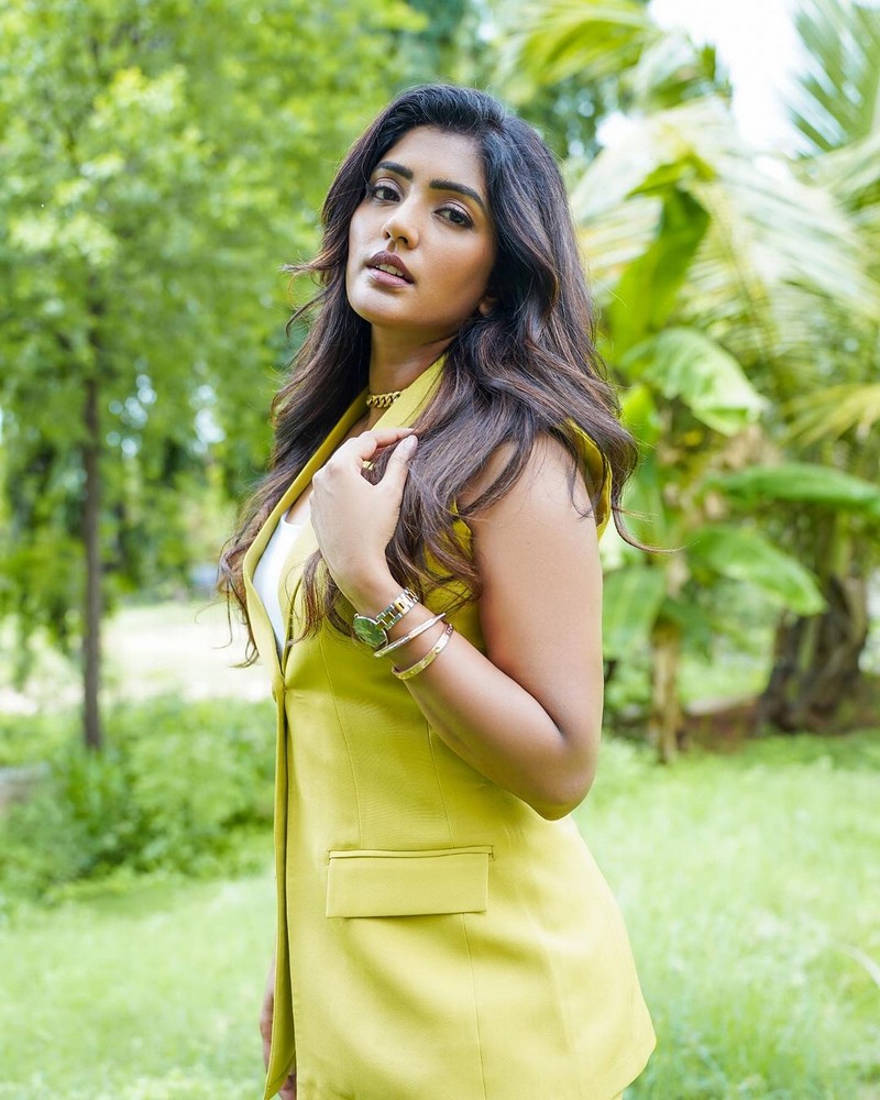 Dazzling Looks Of Eesha Rebba in Green Outfit