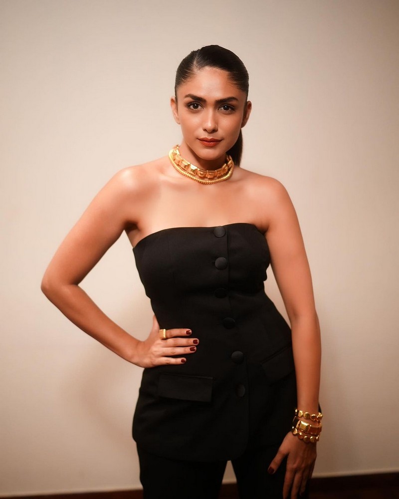 Mrunal Thakur Hottest Stills in Black Dress