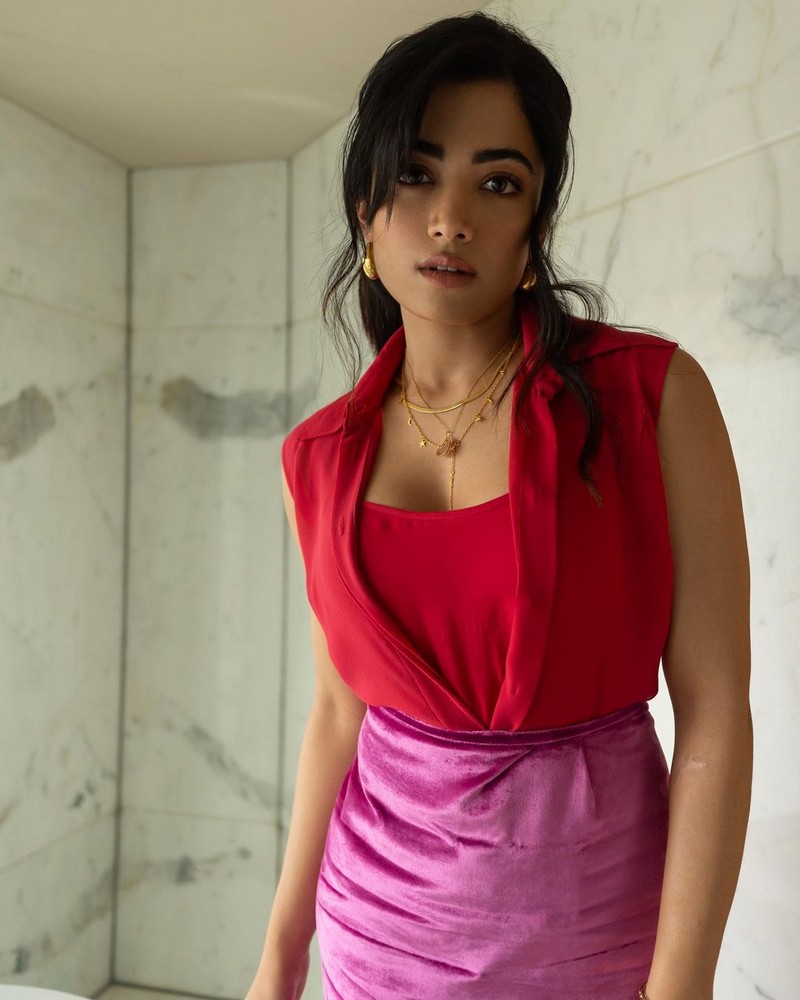 Awesome Looks Of Rashmika Mandanna in Pink Outfit