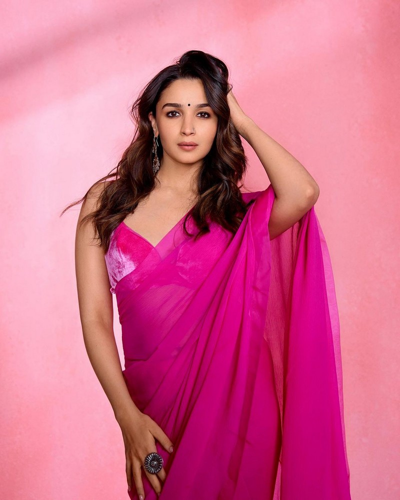 Alia Bhatt Dazzling Looks in Pink Saree