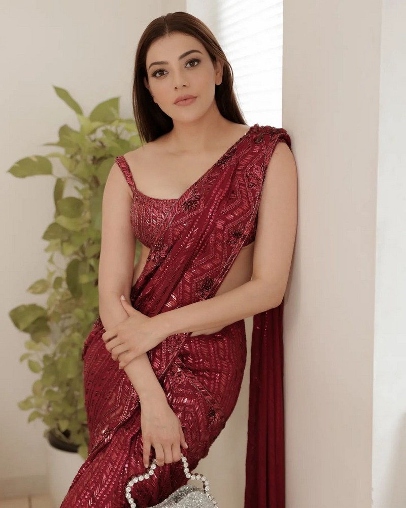 Kajal Looking Gorgeous in Shiny Red Saree