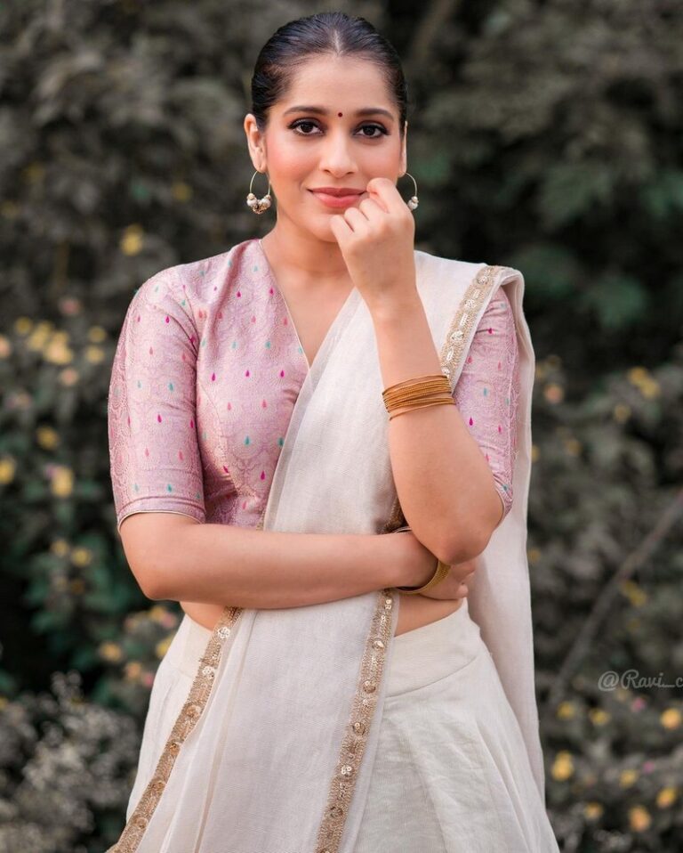 Anchor Rashmi Gautam Looking Beautiful In Dress Telugu Rajyam Photos 