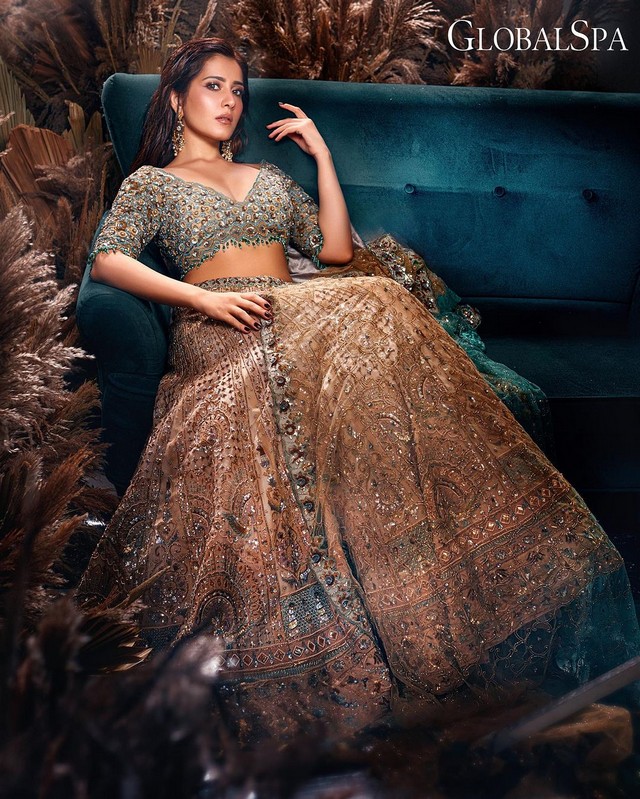 Raashii Khanna Looking Fabulous in Designer Outfit