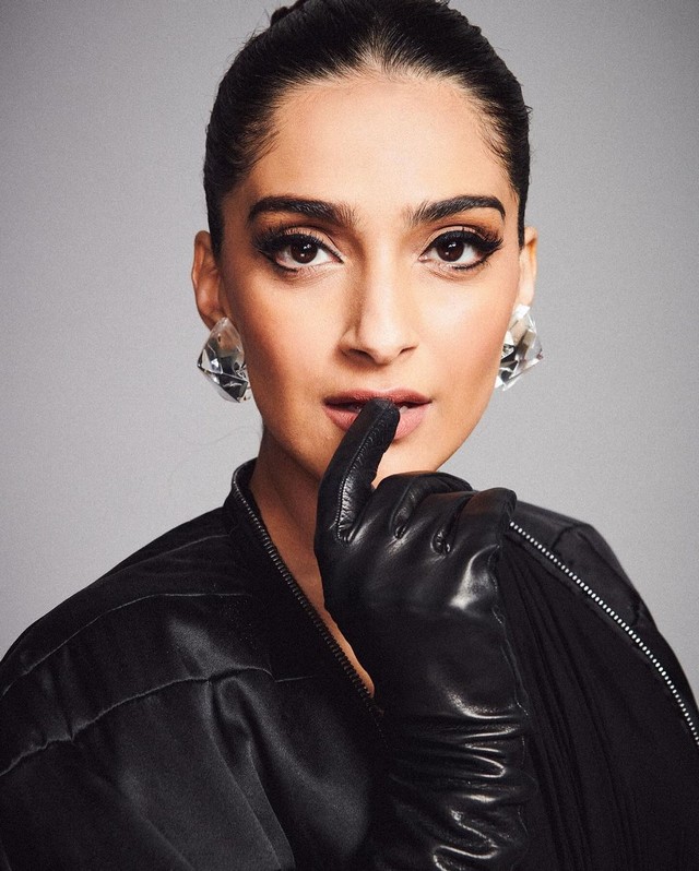 Sonam Kapoor Dazzling Clicks in Black Outfit