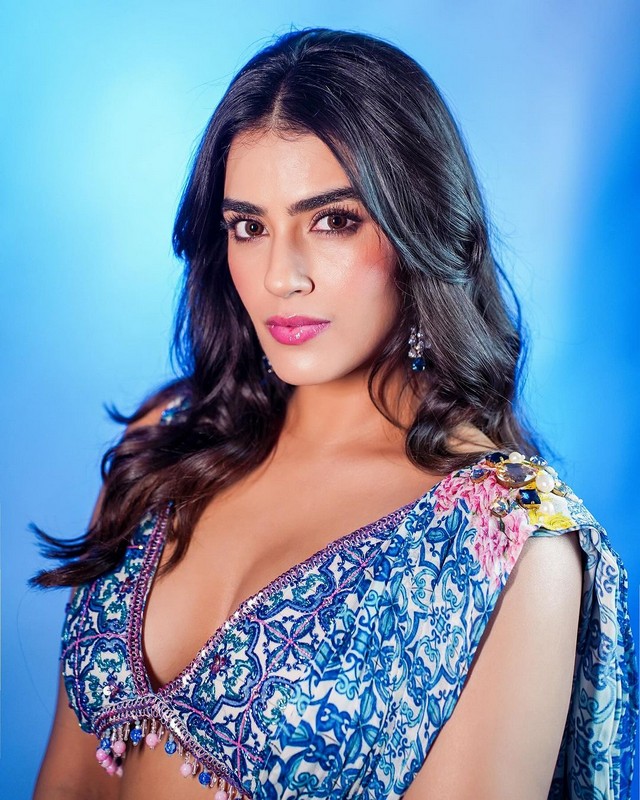 Kavya Thapar Sexy Clicks in Blue Saree