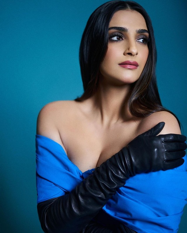 Bolly Beauty Sonam  Kapoor Modern Clicks in Blue Outfit
