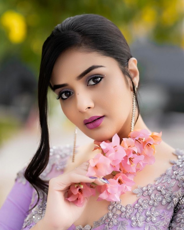 Beautiful Pics Of Sreemukhi in Violet Dress