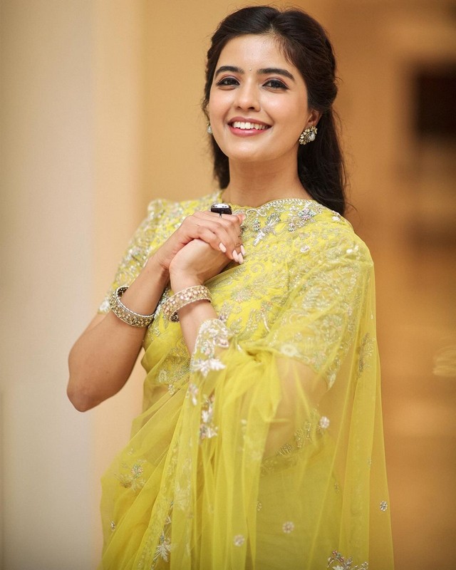 Amritha Aiyer Delightful Looks in Yellow Saree