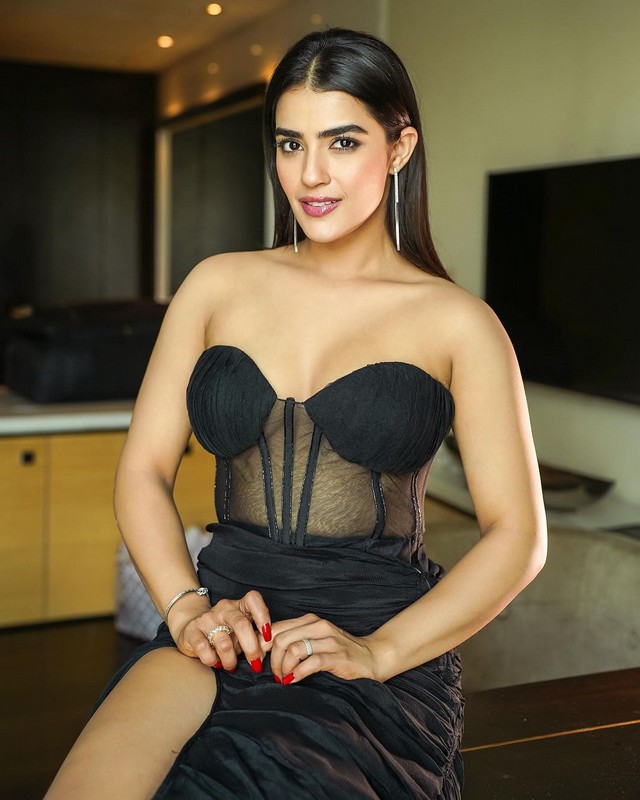 Kavya Thapar Looking Glamorous in Black Outfit