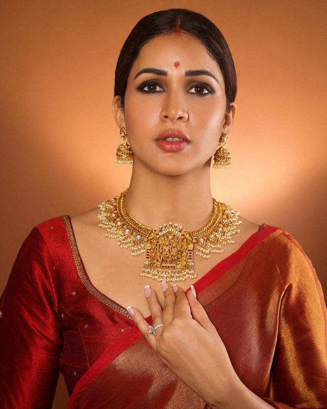 Lavanya Tripathi Looking Gorgeous in Silk Red Saree