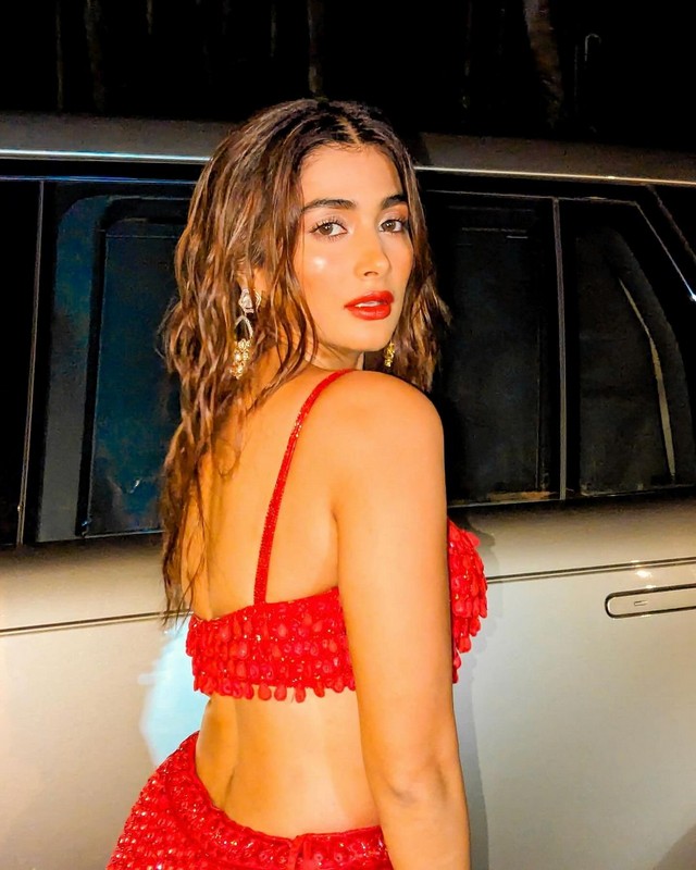 Pooja Hegde Hottest Looks in Red Dress