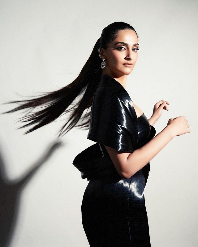 Sonam Kapoor Looks Cute in Shiny Black Outfit