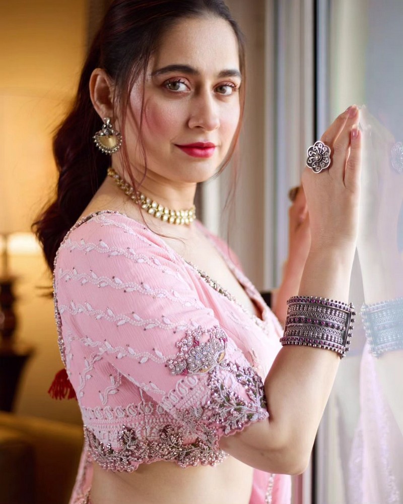 Sanjeeda Shaikh Adorable Clicks in Pink Dress