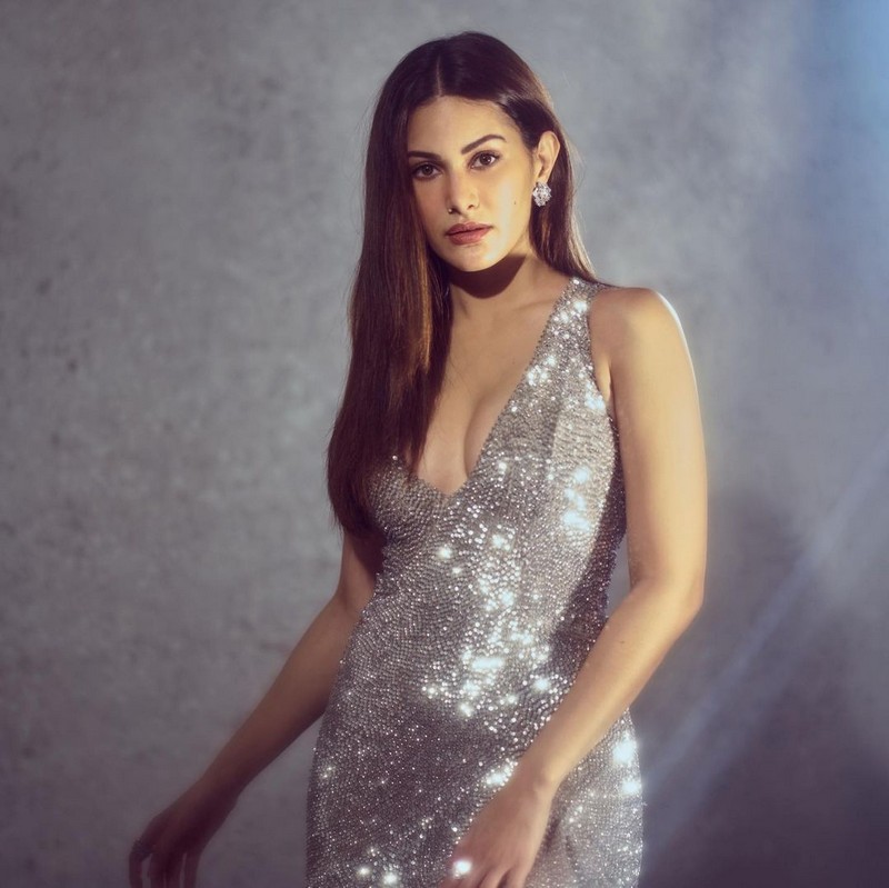 Amyra Dastur Looks Awesome in Shiny Outfit