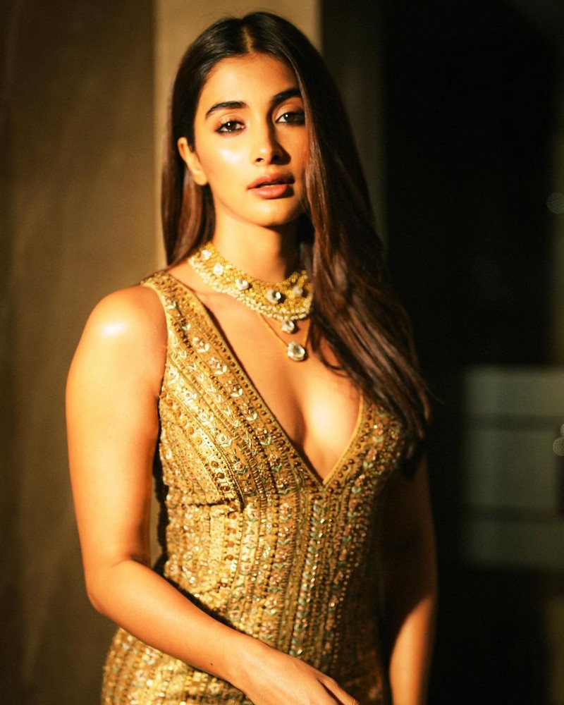 Pooja Hegde Looking Hottest in Shiny Golden Dress