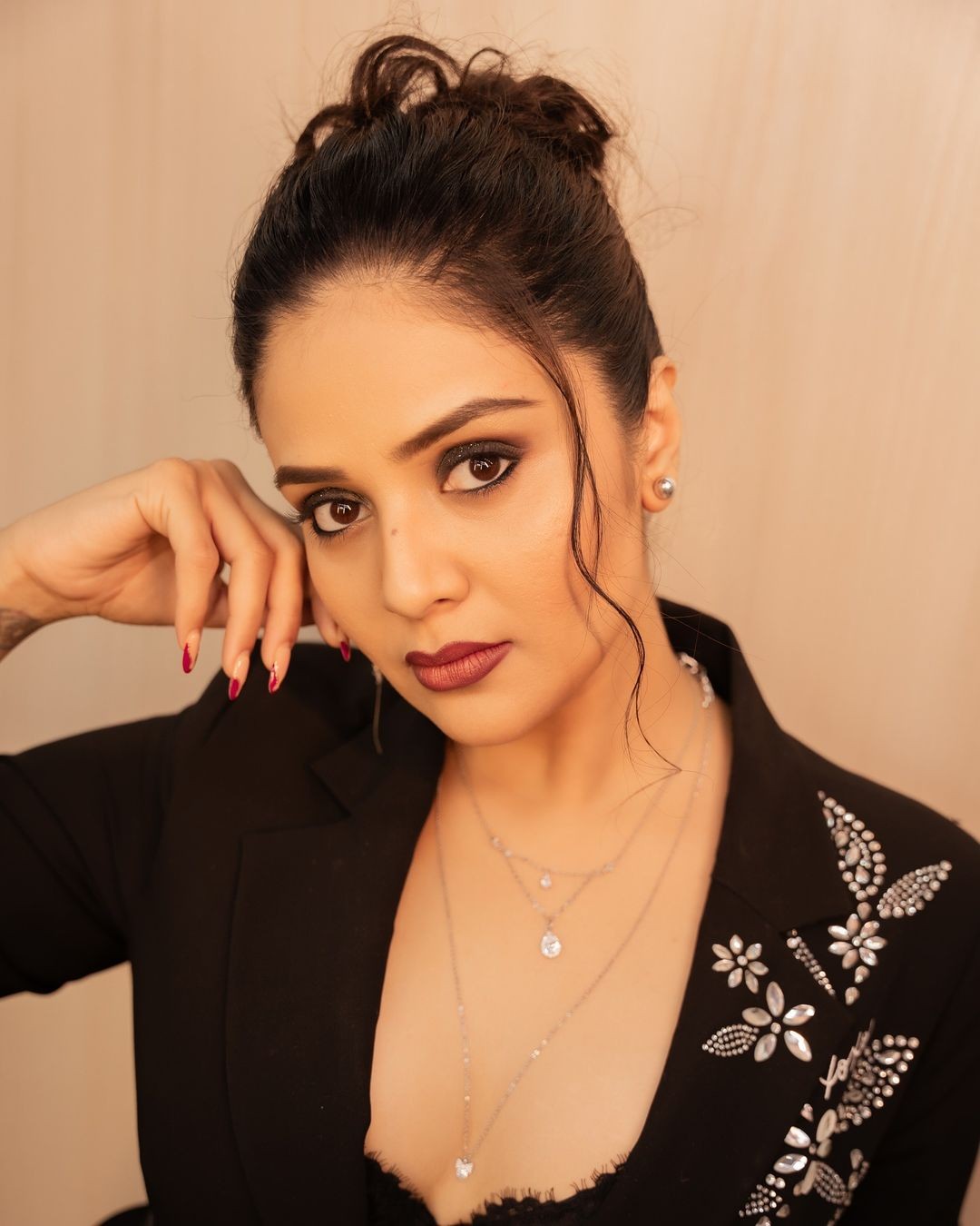 Scintillating Looks Of Sreemukhi in Black Outfit