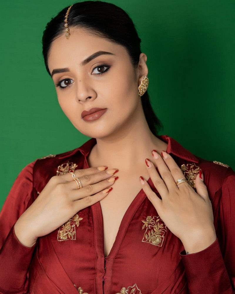 Anchor Sreemukhi Latest insta Pics